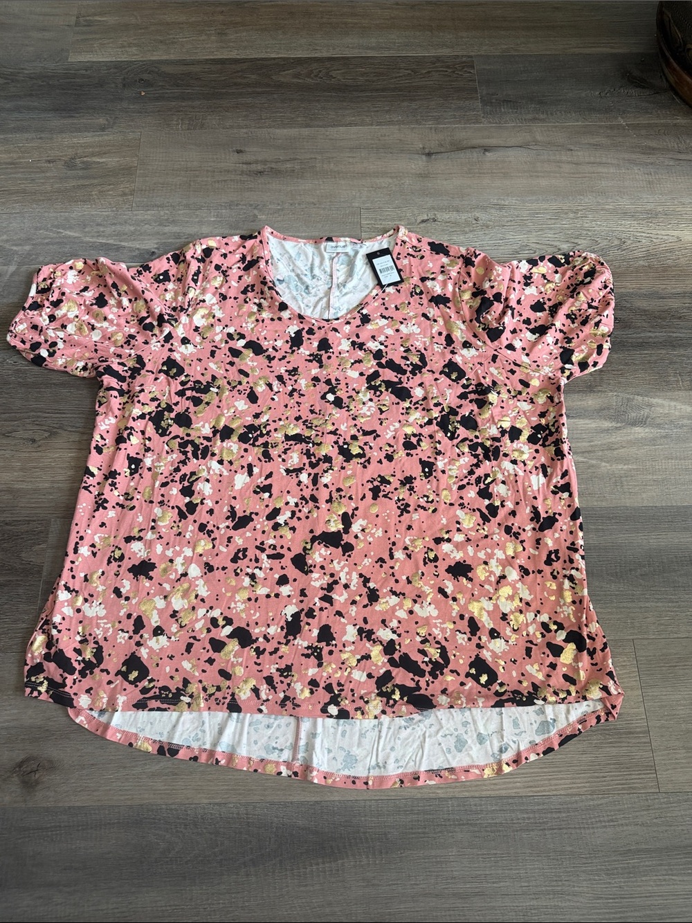Avenue Pink V-Neck Top with Metallic Gold & Black Splatter